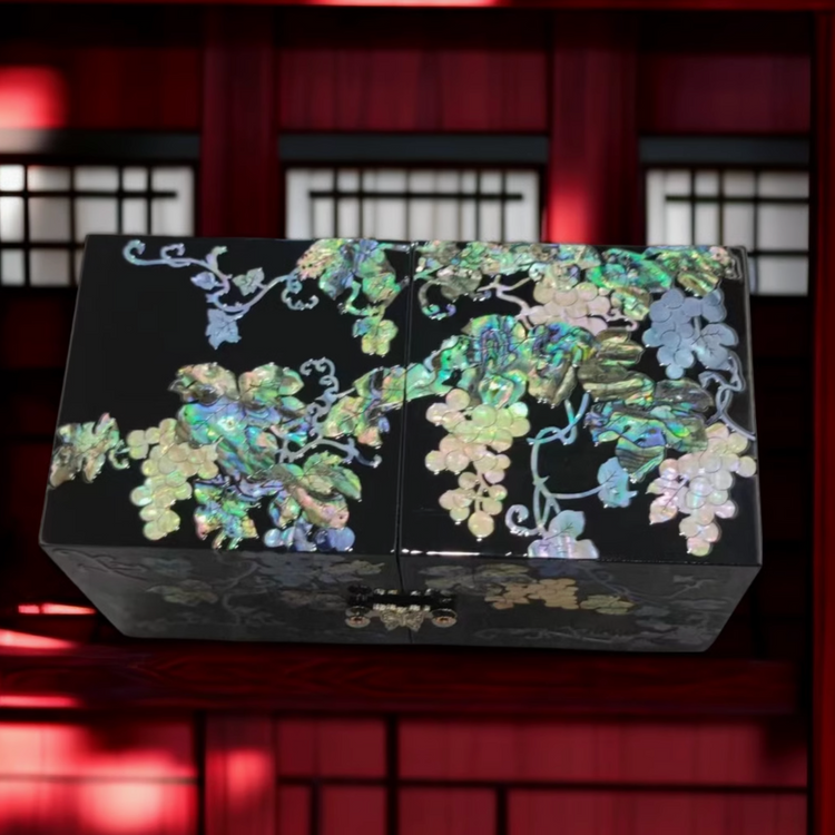 Handcrafted Heritage Lacquered Mother-of-Pearl Jewelry Box – “Grapevine Abundance” | Hand-Polished Chinese Lacquerware with Deep-Sea Abalone Inlay